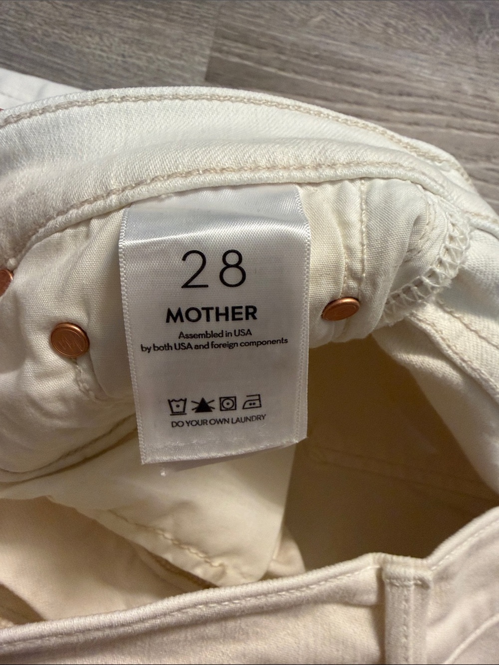 MOTHER THE TWISTER SKIMP JEAN IN CREAM PUFFS size 28 - Picture 7 of 10